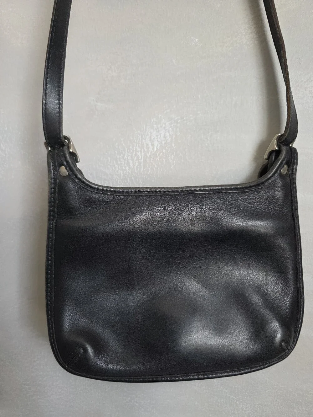 Vintage Coach 9142 Womens Black Leather Hippie Flap Crossbody Saddle Mini Bag